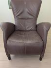 2 leverkleurige fauteuils 