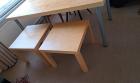 (Bureau-) tafel met bijzettafeltjes