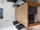 Eettafel en stoelen