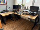Thuis bureau met aparte hoek 