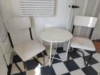 2 Vintage stoelen met tafeltje