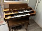 Orgel met ritmebox 