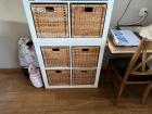 2 losse kasten met mandjes