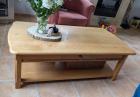 Stevige grenen salontafel 