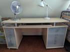 Goed onderhouden, praktisch bureau