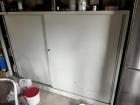 Oude metalen garagekast, 2 planken. 200x135x50