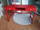 Houten bureautje met laden, rood