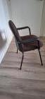2 zware solide stoelen bruin