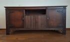 antiek dressoir met houtsnijwerk