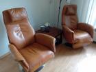 2 Comfortstoelen met beweegbare hoofd-en voetensteun.