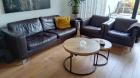 Leren bankstel met twee stoelen