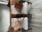 2 beige fauteuils