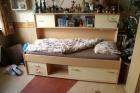 kinderkamer met bed en kast