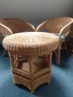 Rotan tafel en 2 stoelen 