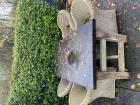 Stenen tafel plus 4 stoelen
