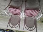 2 rieten stoelen