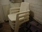 4 plastic stoelen