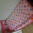 Roze kinderbed met lattenbodem 90x190. Eventueel met matras en dekbed.