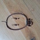 Set van Ketting en oorbellen bruin