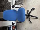 Gratis blauwe bureaustoel in goede staat