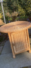 Rieten tafeltje 