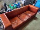 Bruine leren bank