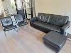 Gratis afhalen zwartleren bank en twee zwartleren stoelen