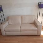 2 rechte banken off white + 1 paarse fauteuil