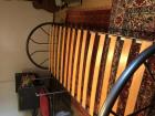 Metalen bed met lattenbodem. 