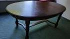 Ovalen houten eettafel voor min 6 pers