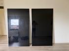 2 zwart glazen panelen