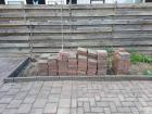 Gratis: ca 100 klinkers 20x20x8