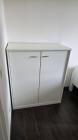 Witte houten kast