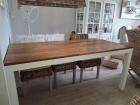 Eetkamertafel