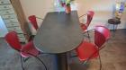 Eethoek 4 rode stoelen en eet tafel 