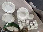 Servies (borden voor minimaal 5 personen)