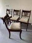 vier klassiek ogende stoelen