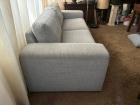 Twee lichtgrijze banken 240 cm