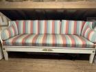 Scandinavische zithoek: 3persoons bank, 2 fauteuils en salontafel