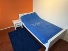 Gratis af te halen: stevig 1p bed, matras en nachtkastje