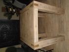 Bartafel met 2 barstoelen en een tv meubel